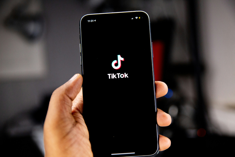 TikTok тестирует поиск с использованием ИИ